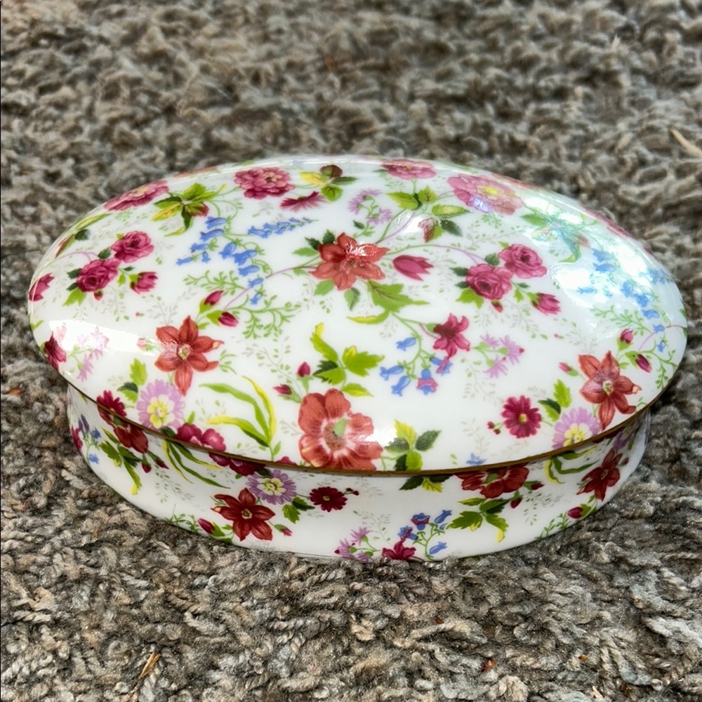 Pink and White Floral Porcelain Trinket Box. Perfect condition.
